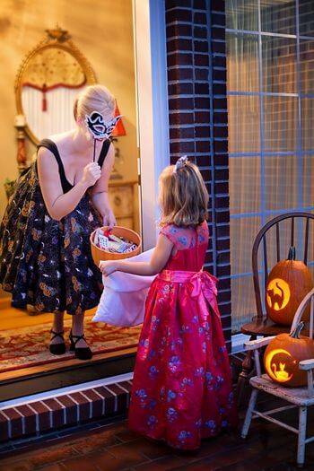 Trick or Truth? Halloween Gospel Tracts Are Easy and Fun